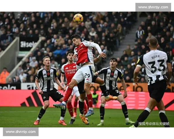 英超三强争夺埃基蒂克，曼联领跑 1 亿欧锋线战