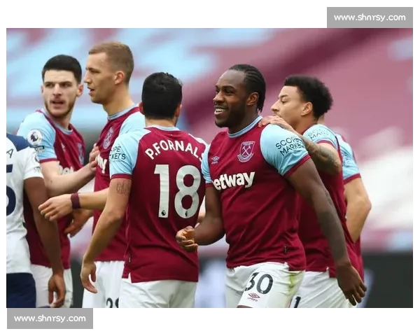 热刺 5000 万镑试水库杜斯,西汉姆联点燃 8500 万英镑竞价战火