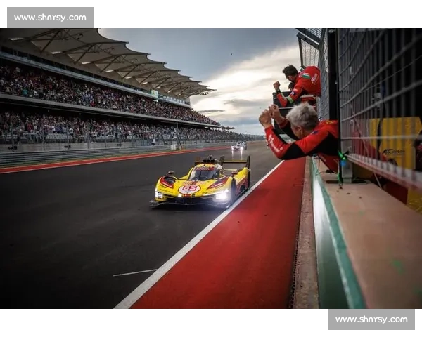 蒙特利尔法拉利车迷线上集结，为勒芒 83 号车组助威