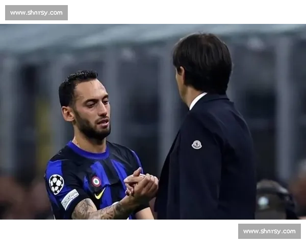 土媒：加拉塔萨雷暂停恰尔汗奥卢谈判，转攻曼城中场 B 席